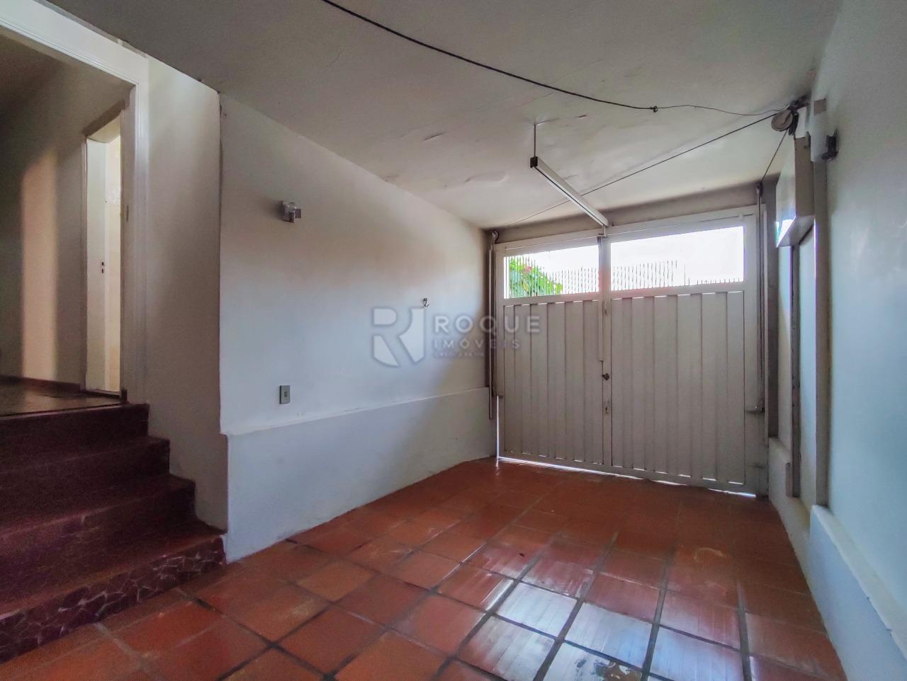 Casa Residencial à venda no bairro Vila São João: GARAGEM