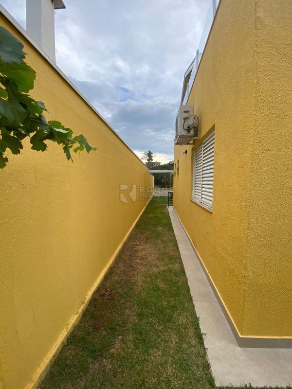 Casa em condomínio à venda no bairro Residencial Villa do Sol: 