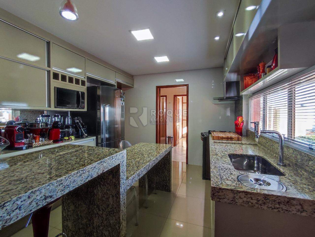 Apartamento à venda no bairro Centro: COZINHA