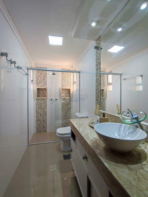 Apartamento à venda no bairro Centro: BANHEIRO SOCIAL