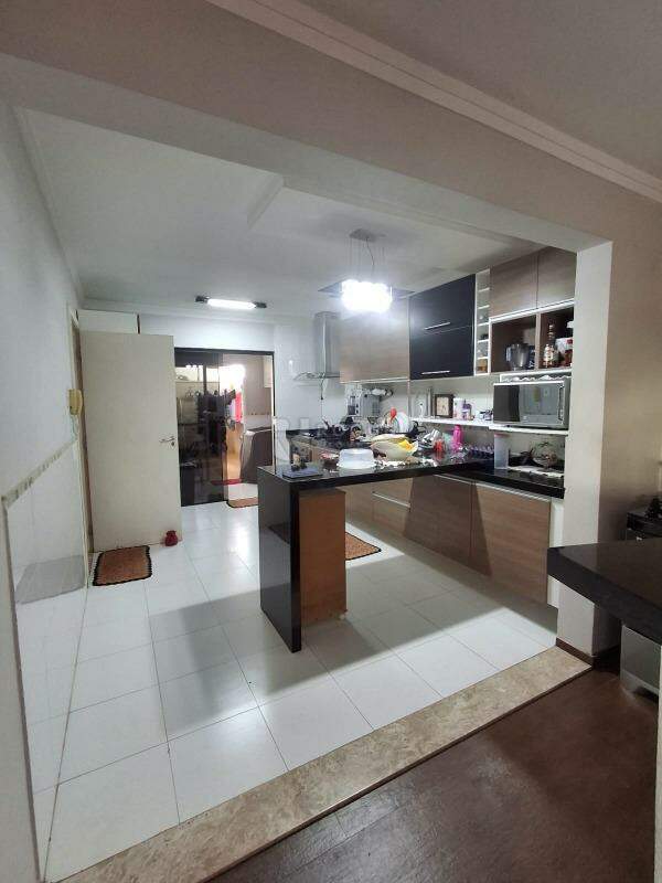 Casa em condomínio à venda no bairro Residencial Villa do Sol: 