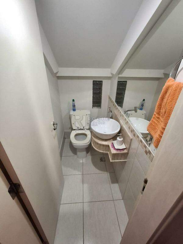 Casa em condomínio à venda no bairro Residencial Villa do Sol: 
