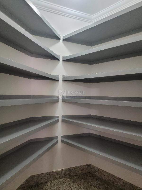 Casa em condomínio para aluguel no bairro Residencial Greville: Despensa