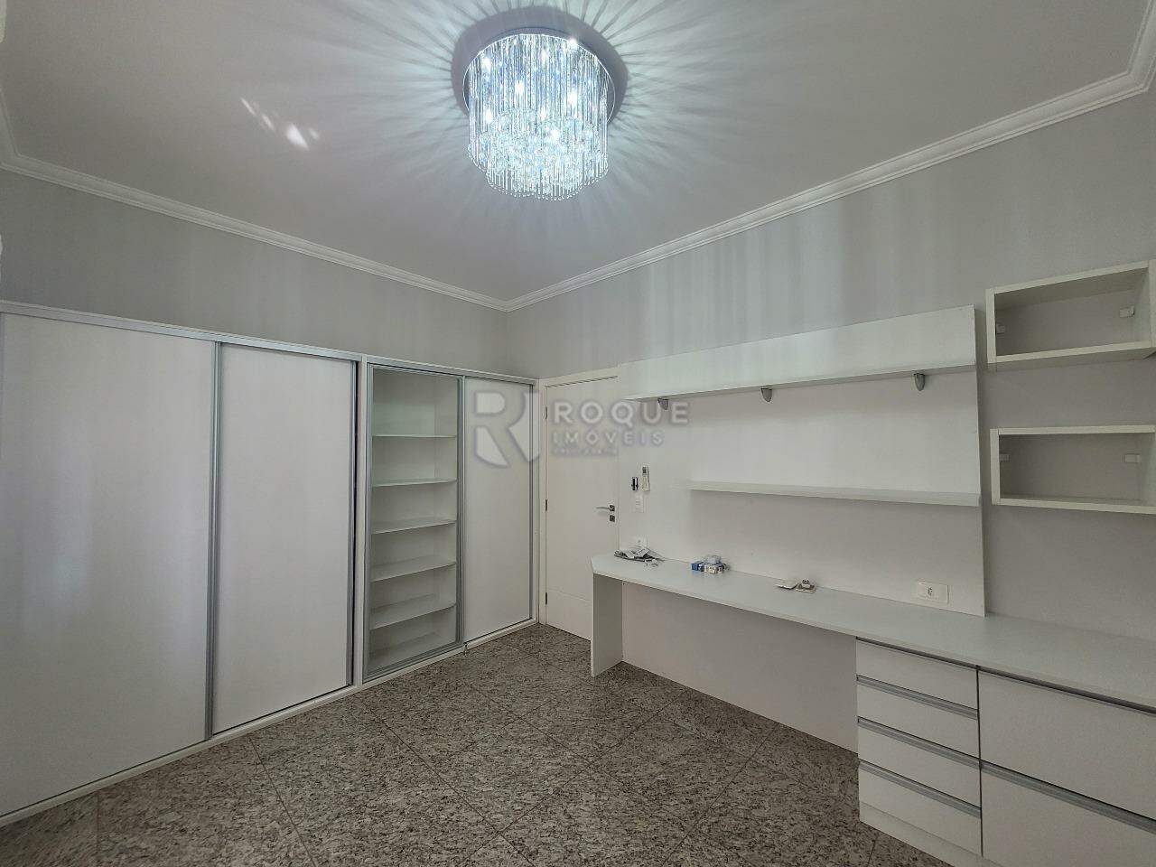 Casa em condomínio para aluguel no bairro Residencial Greville: Sala de TV