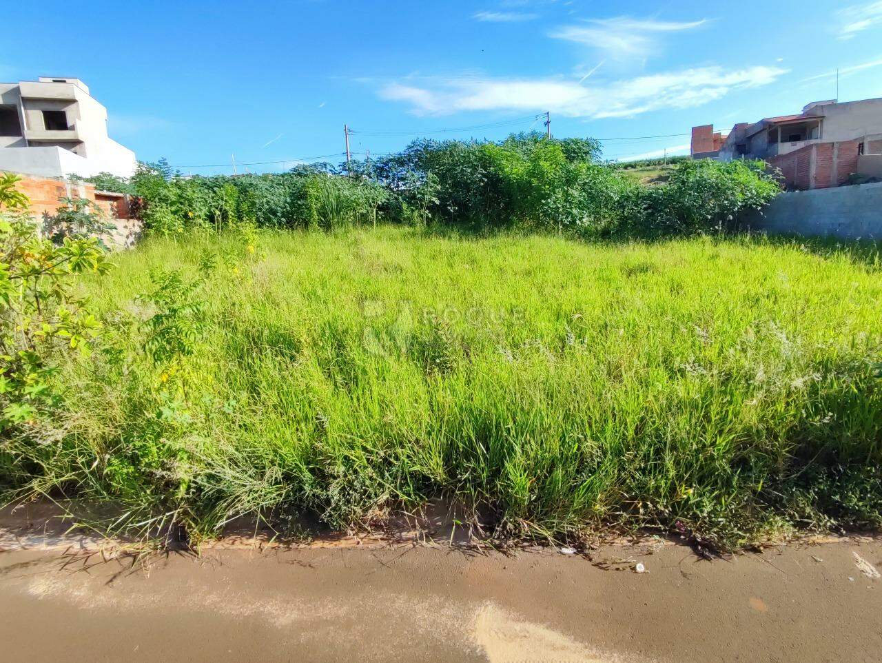Terreno à venda no bairro Residencial Colinas do Engenho I: 