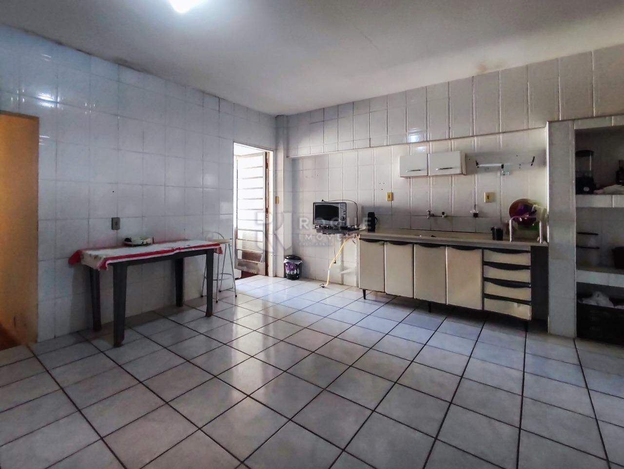 Casa Residencial à venda no bairro Vila Queiroz: COZINHA