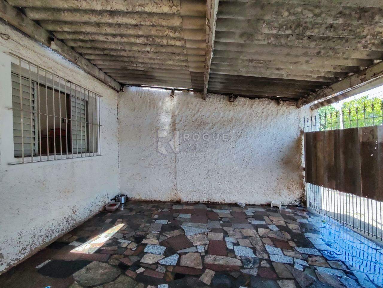 Casa Residencial à venda no bairro Vila Queiroz: GARAGEM