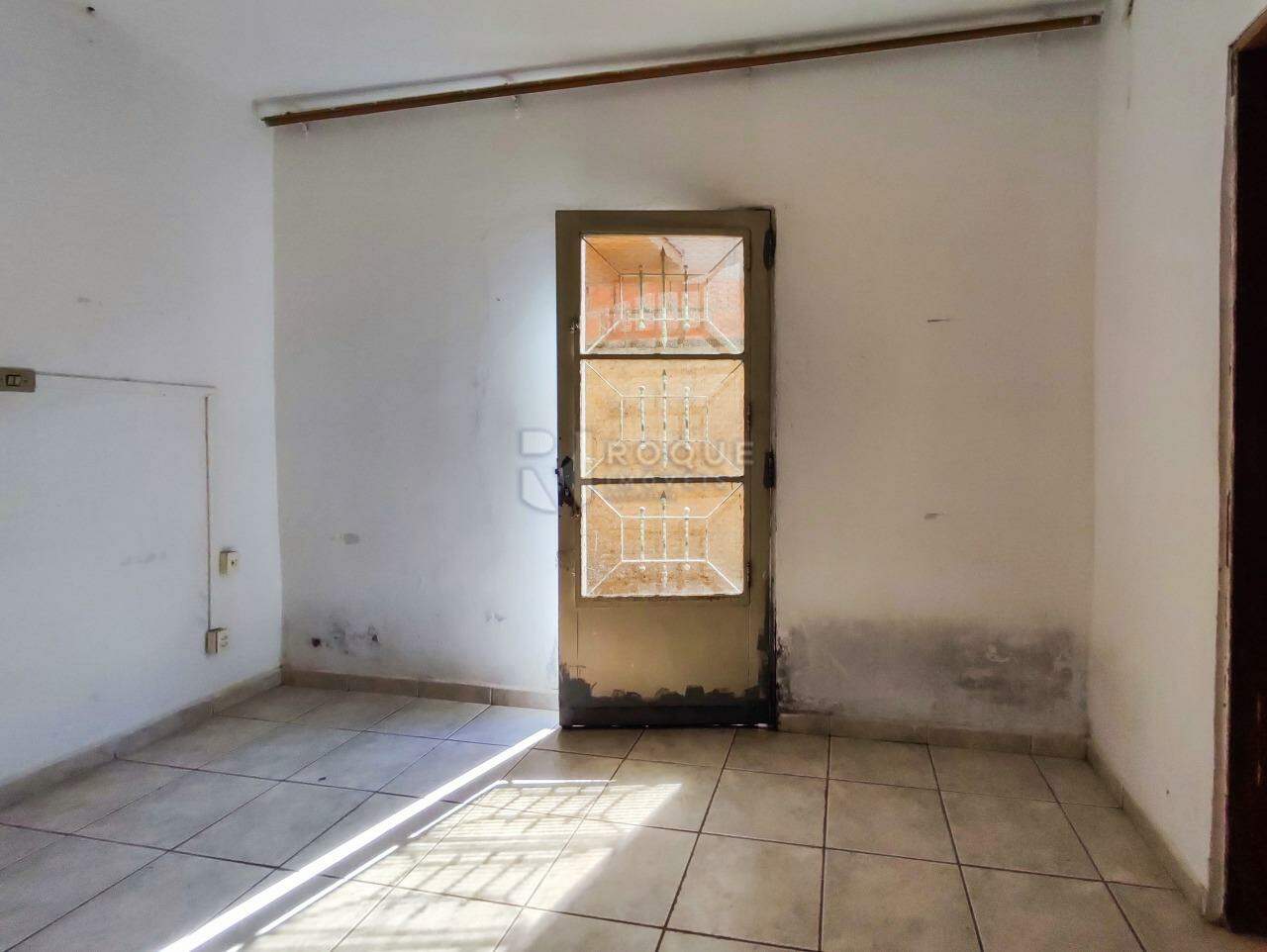 Casa Residencial à venda no bairro Vila Queiroz: SALA DE ESTAR