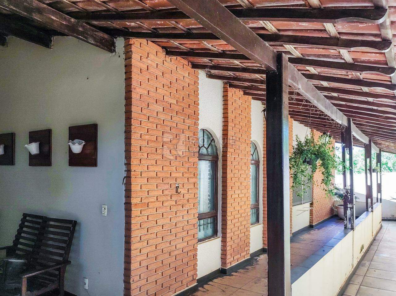 Chácara à venda no bairro Bairro da Graminha: VARANDA