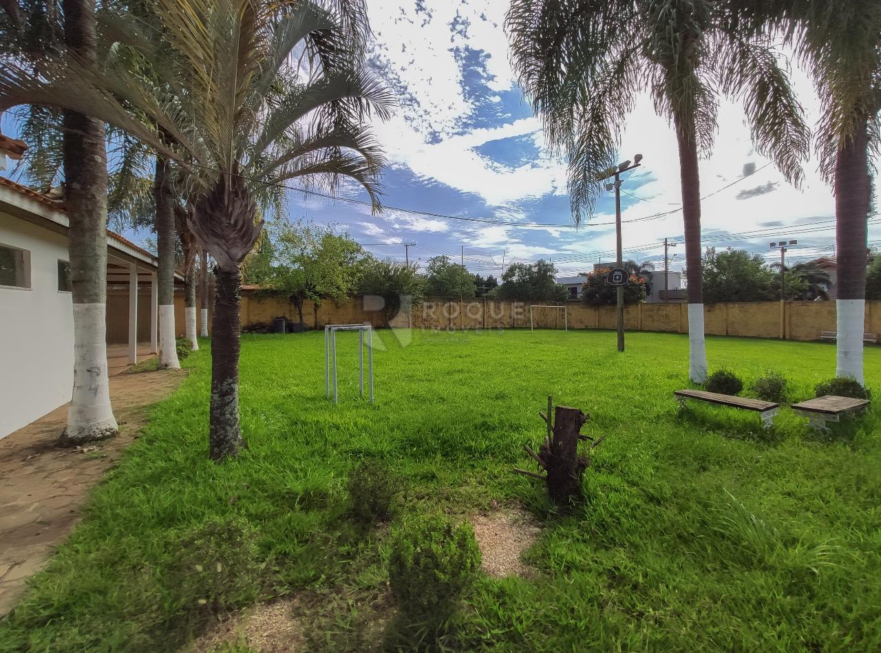 Casa em condomínio para aluguel no bairro Portal das Rosas: Área externa