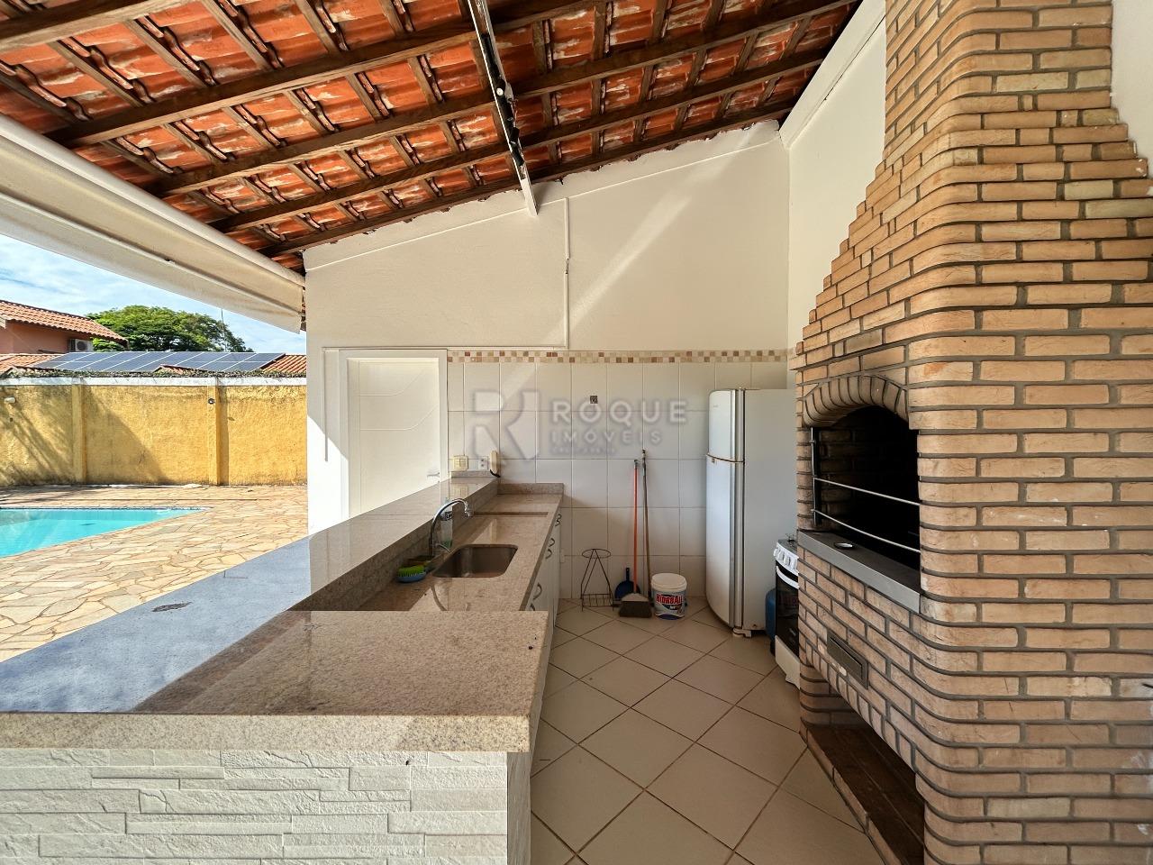 Casa em condomínio para aluguel no bairro Portal das Rosas: Churrasqueira