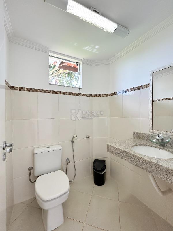 Casa em condomínio para aluguel no bairro Portal das Rosas: WC social 