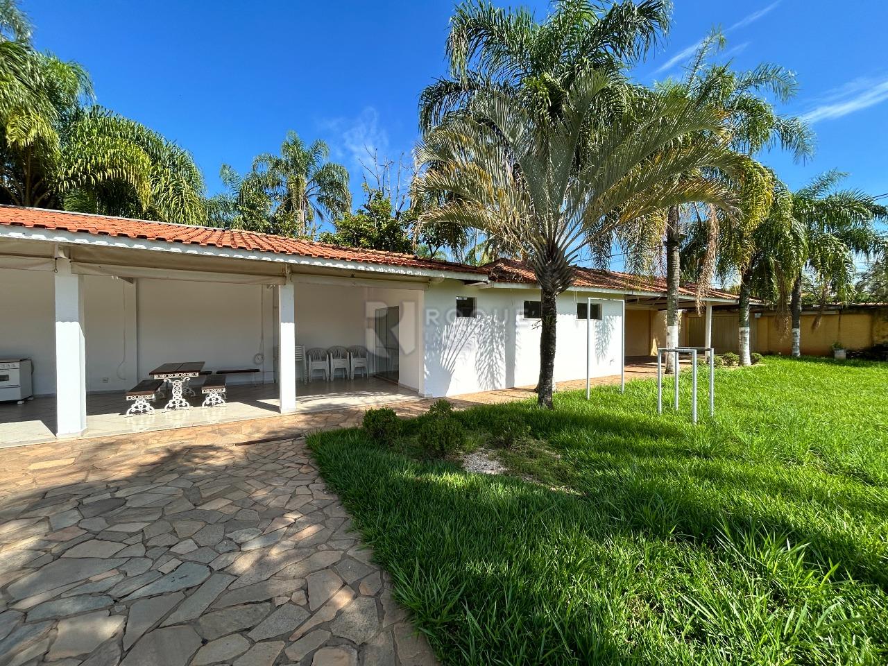 Casa em condomínio para aluguel no bairro Portal das Rosas: Área externa