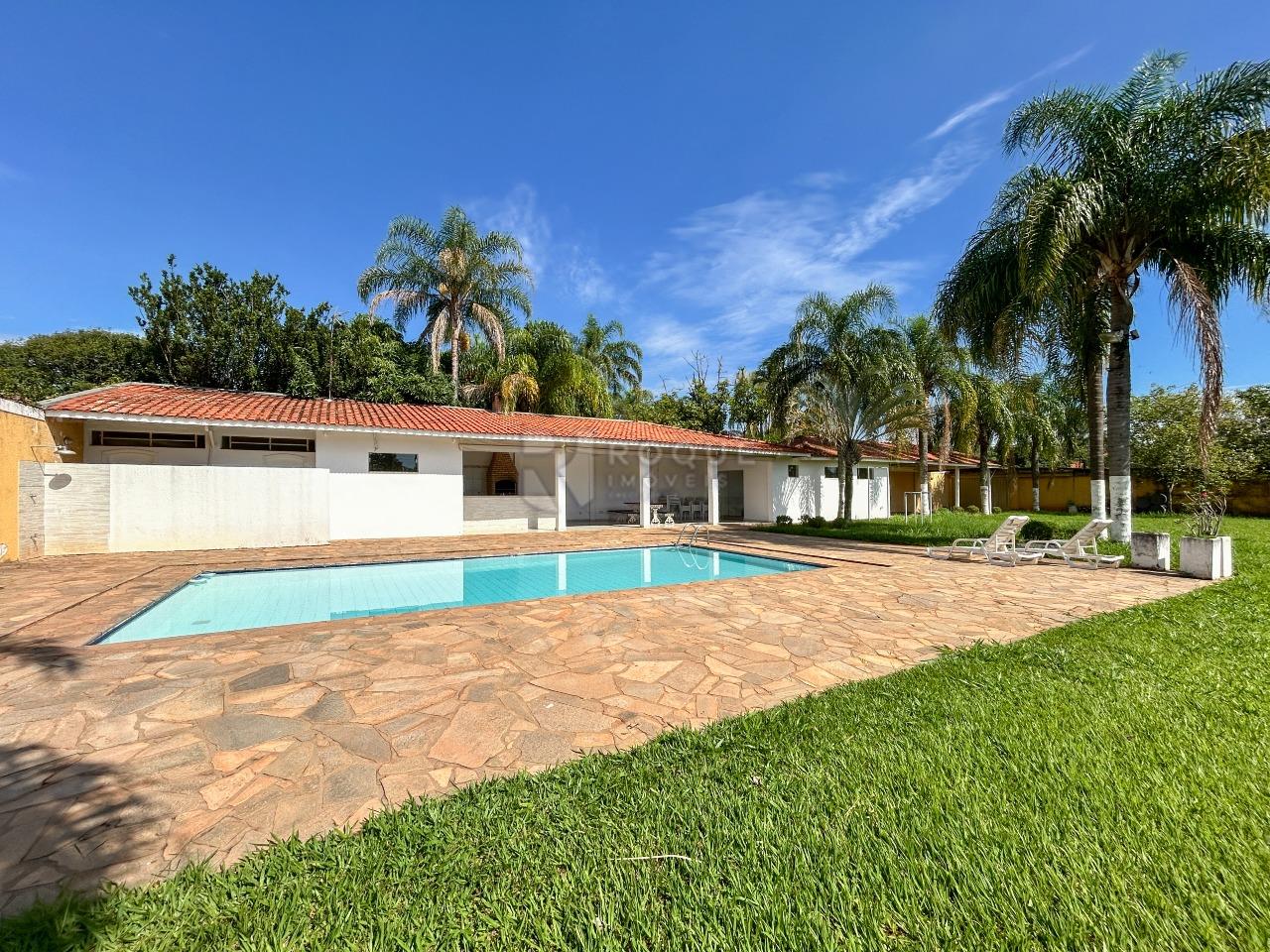 Casa em condomínio para aluguel no bairro Portal das Rosas: Área externa