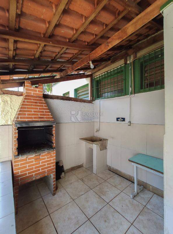 Chácara para aluguel no bairro Jardim Anhanguera: Churrasqueira externa