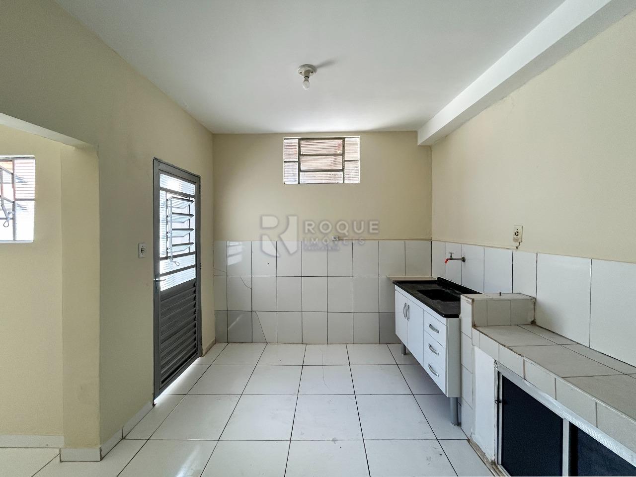 Casa Residencial para aluguel no bairro Jardim Presidente Dutra: Cozinha 