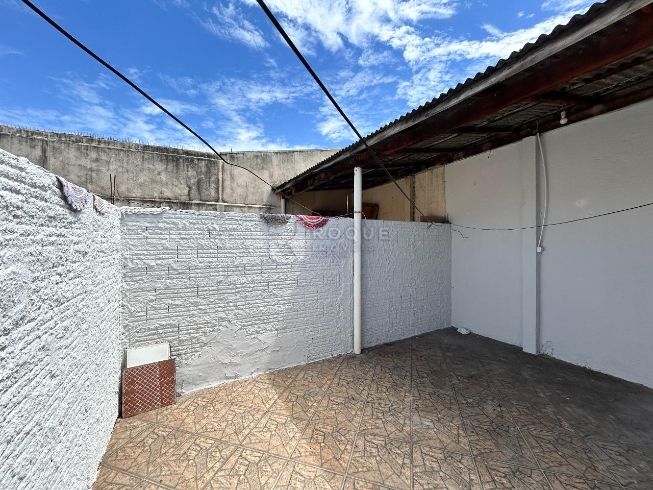 Casa Residencial para aluguel no bairro Jardim Presidente Dutra: Rancho fundo 