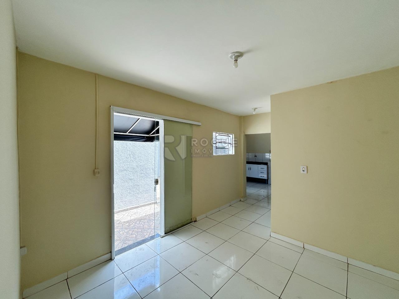 Casa Residencial para aluguel no bairro Jardim Presidente Dutra: Sala 