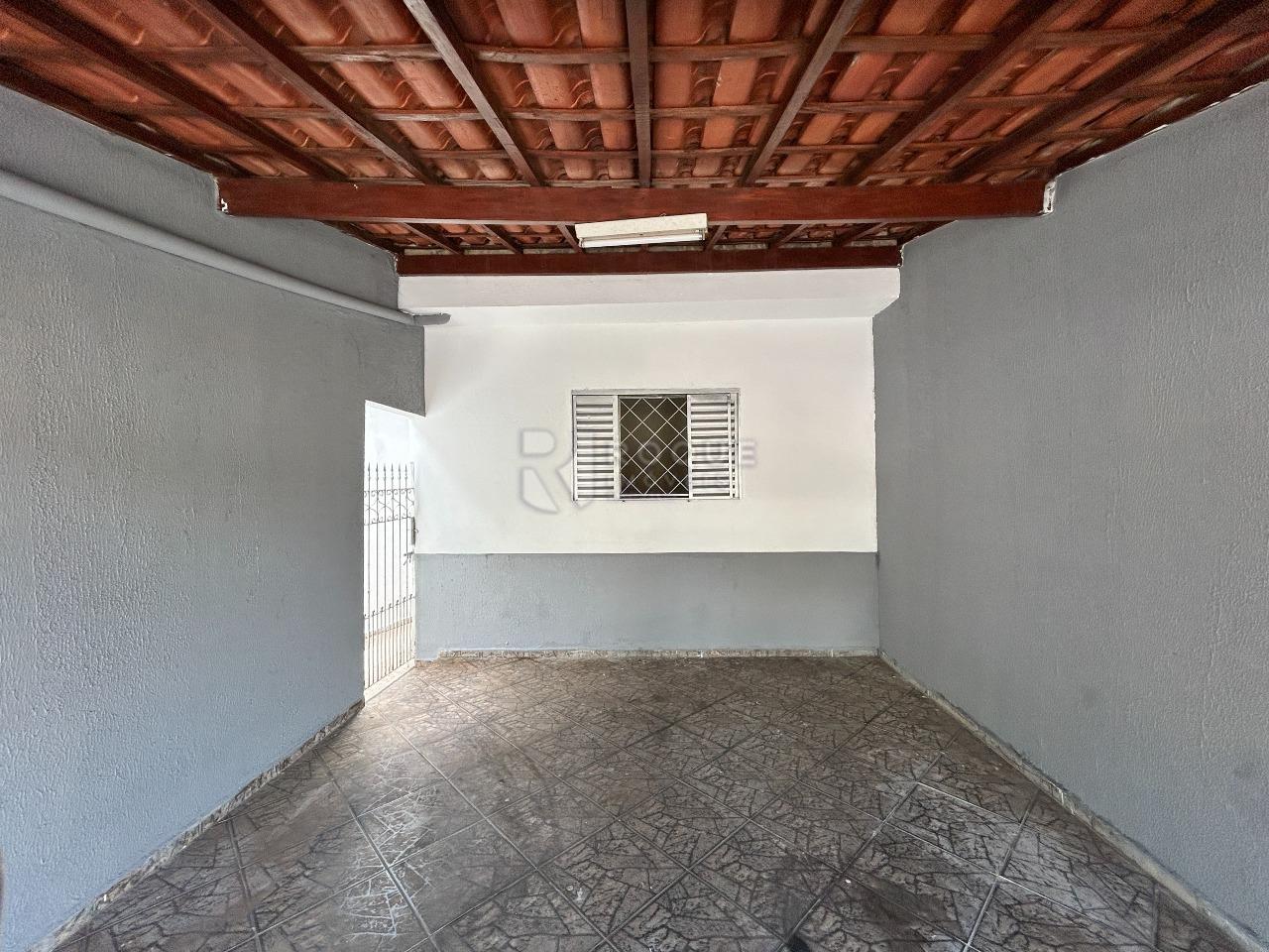 Casa Residencial para aluguel no bairro Jardim Presidente Dutra: Garagem 