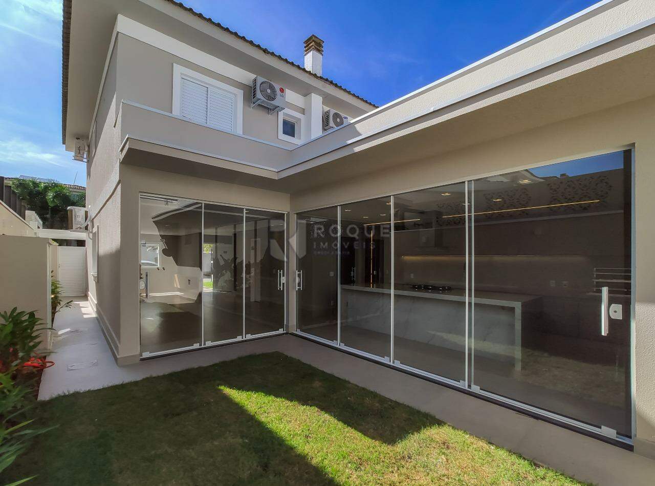 Casa em condomínio para aluguel no bairro Jardim Montezuma: Fundo 