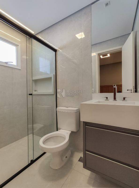 Casa em condomínio para aluguel no bairro Jardim Montezuma: WC suíte 2