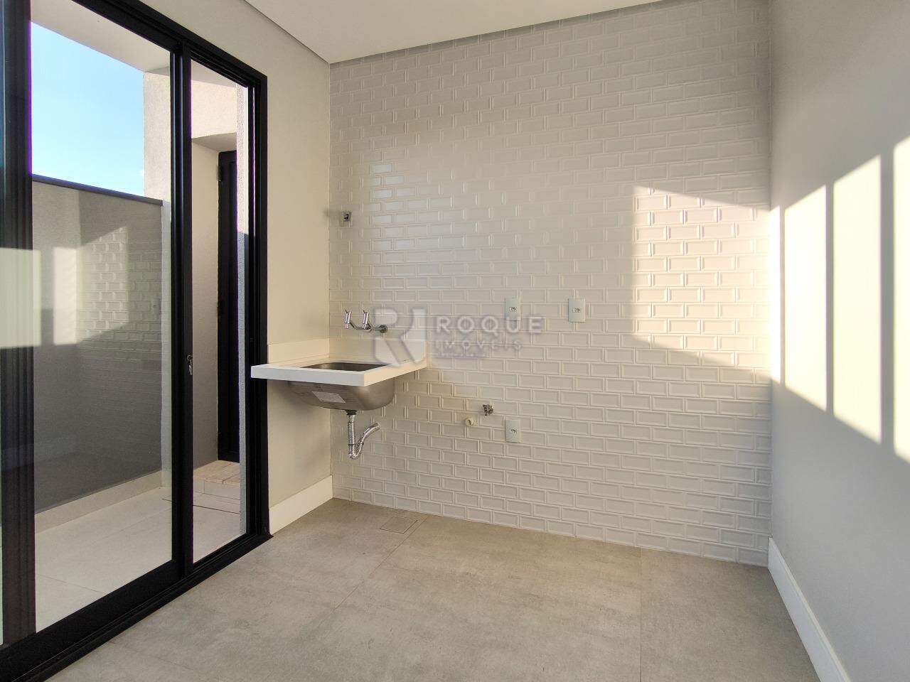 Casa em condomínio à venda no bairro Residencial Greville: LAVANDERIA