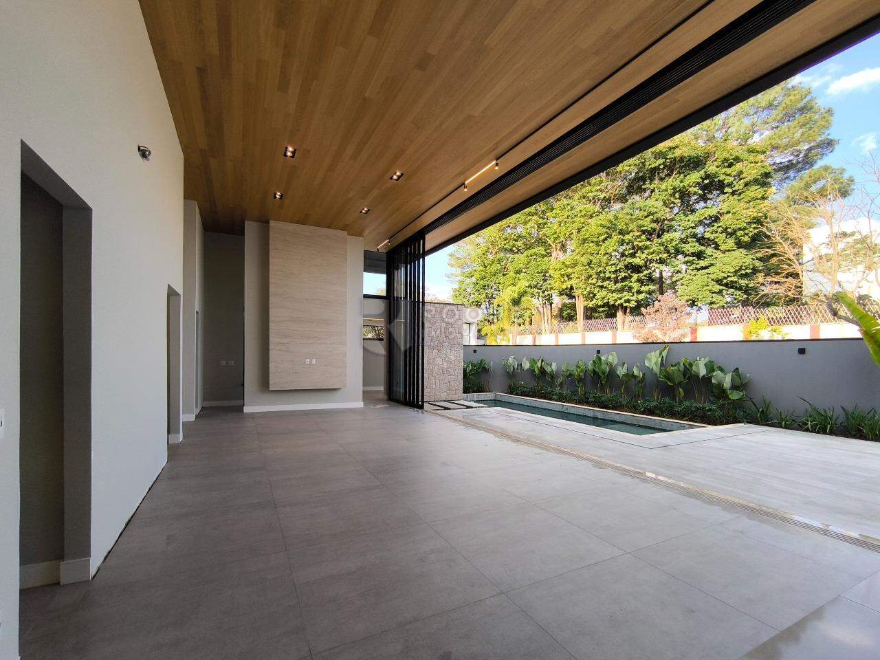 Casa em condomínio à venda no bairro Residencial Greville: SALA DE ESTAR