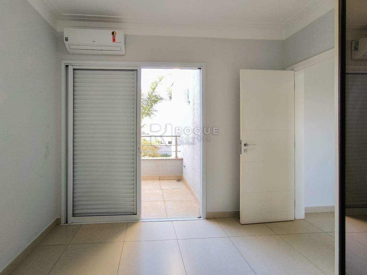 Casa em condomínio à venda no bairro Parque Residencial Roland: DORMITÓRIO 1