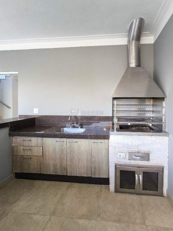 Casa em condomínio à venda no bairro Parque Residencial Roland: CHURRASQUEIRA