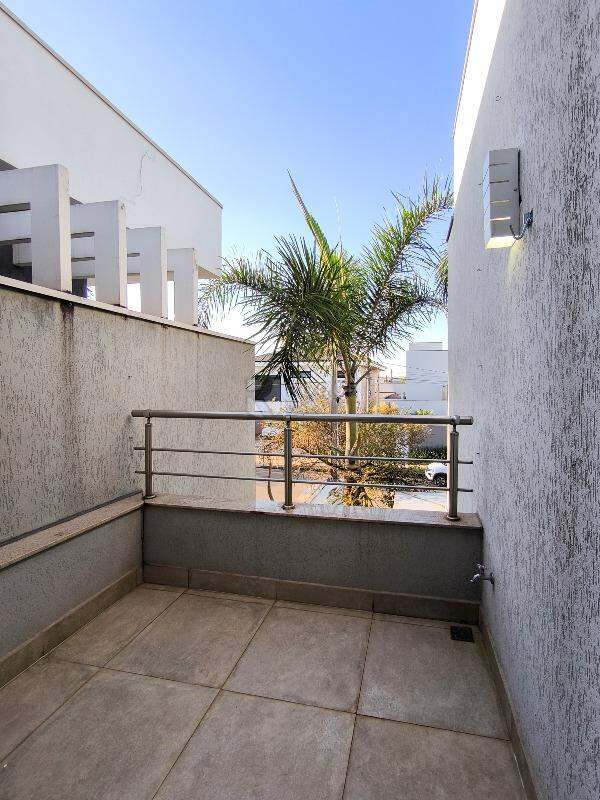 Casa em condomínio à venda no bairro Parque Residencial Roland: SACADA DORMITÓRIO 1