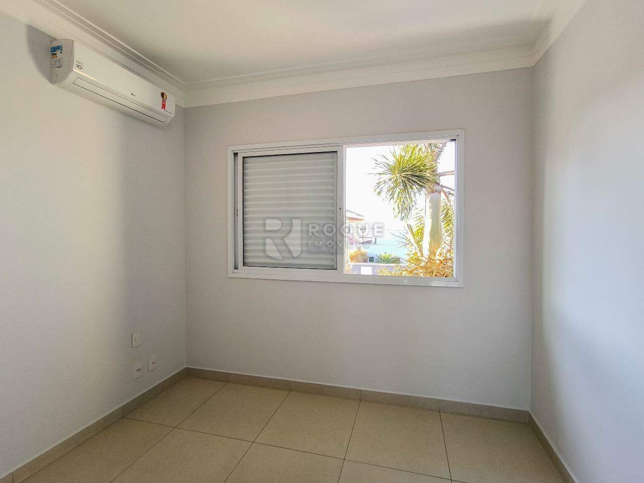 Casa em condomínio à venda no bairro Parque Residencial Roland: DORMITÓRIO 2
