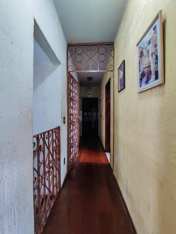 Casa Residencial à venda no bairro Jardim Nereide: CORREDOR INTERNO