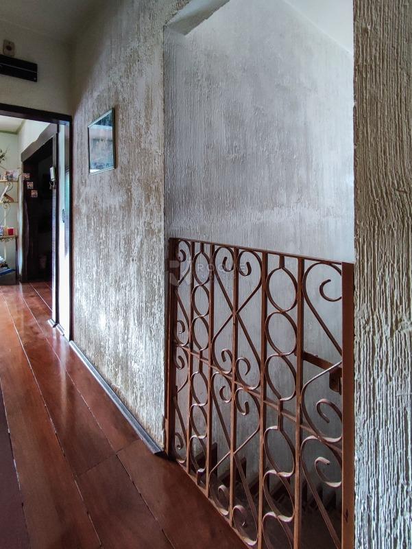 Casa Residencial à venda no bairro Jardim Nereide: ACESSO À GARAGEM