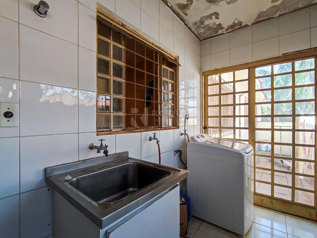 Casa Residencial à venda no bairro Jardim Nereide: LAVANDERIA