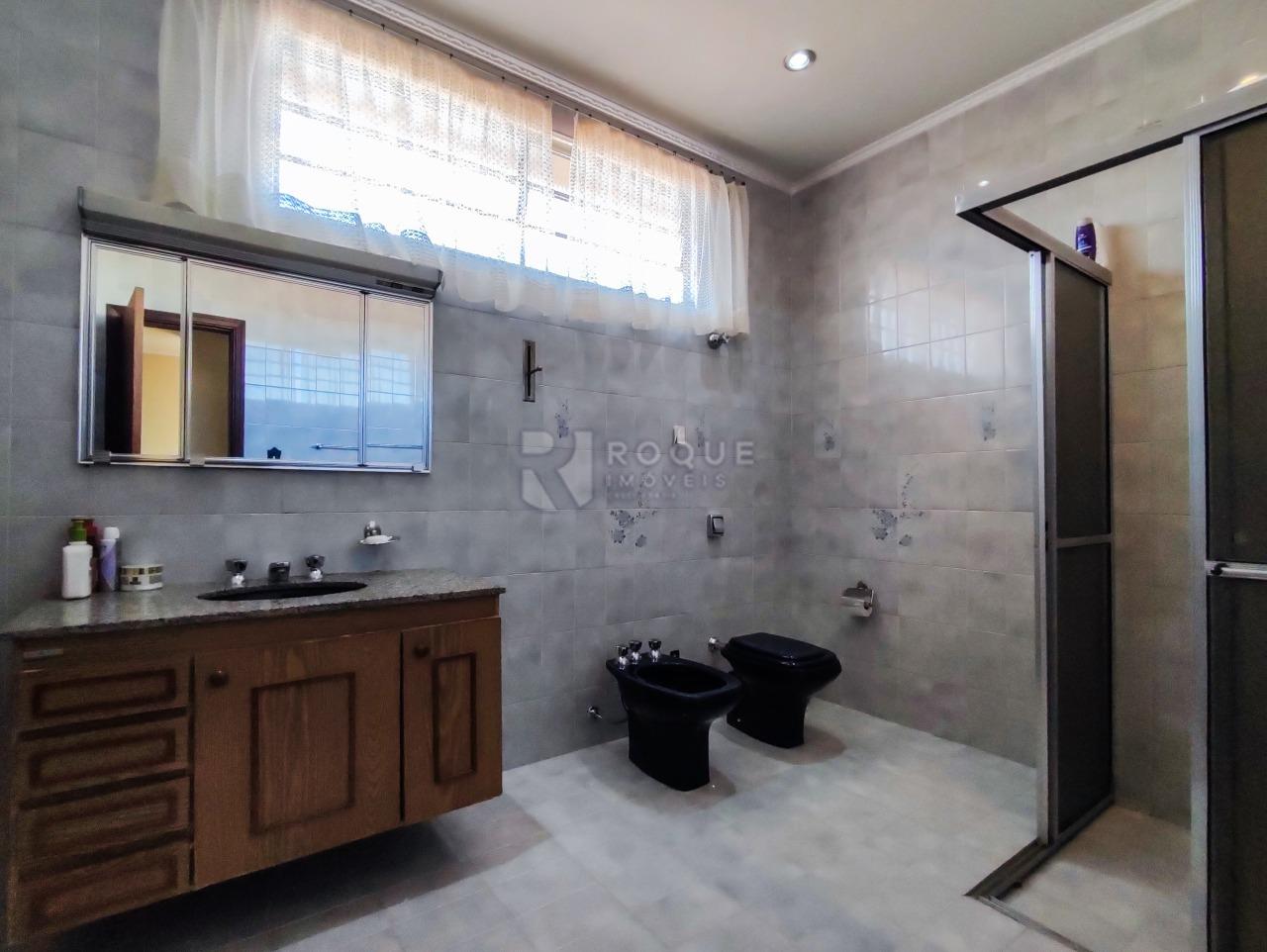 Casa Residencial à venda no bairro Vila Anita: BANHEIRO SOCIAL 2