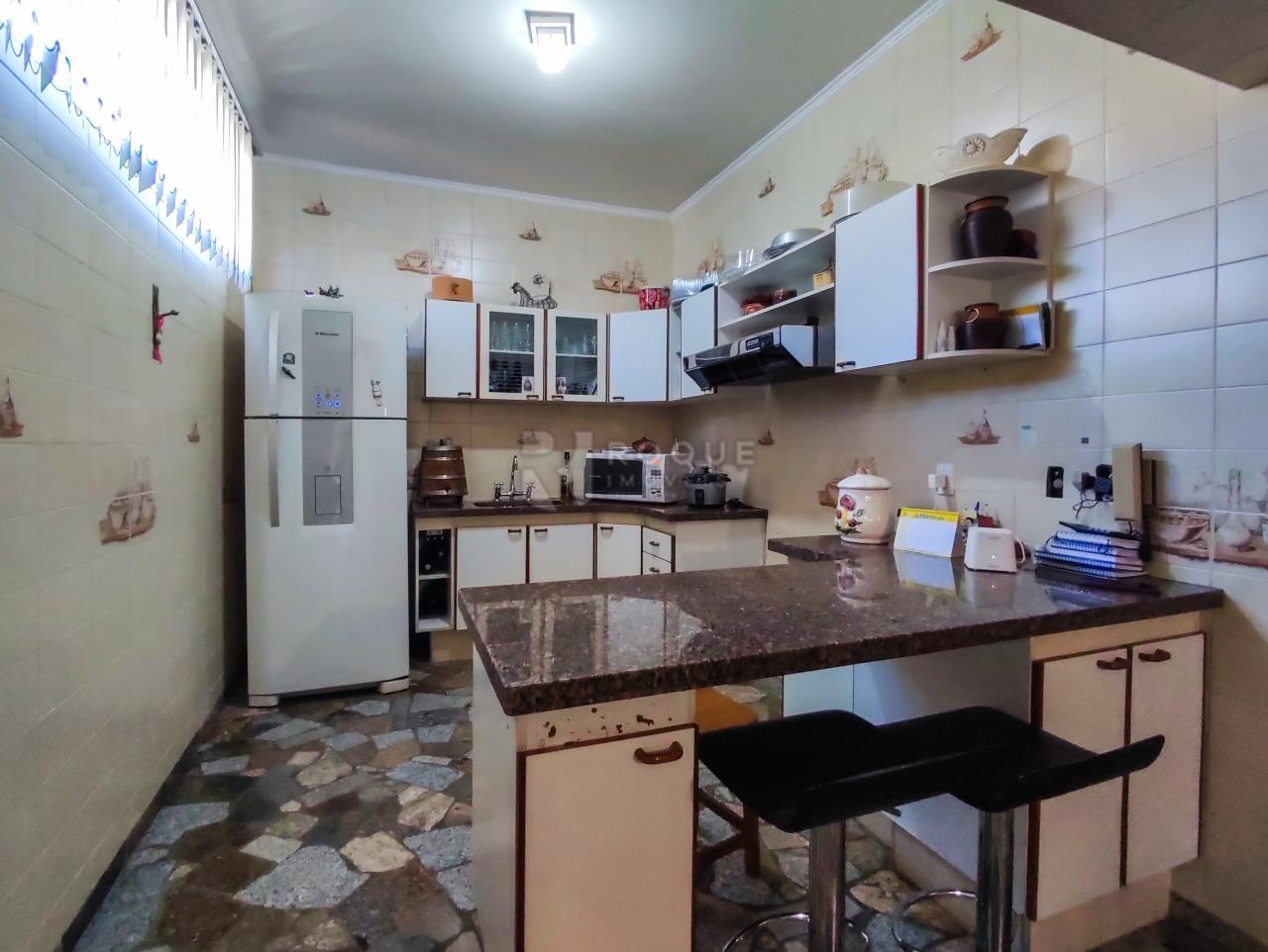 Casa Residencial à venda no bairro Vila Anita: COZINHA