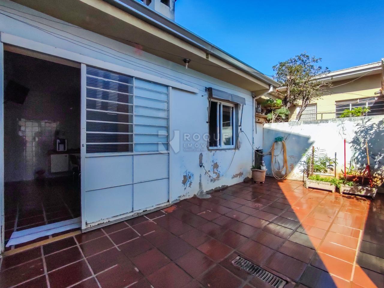 Casa Residencial à venda no bairro Vila Anita: QUINTAL