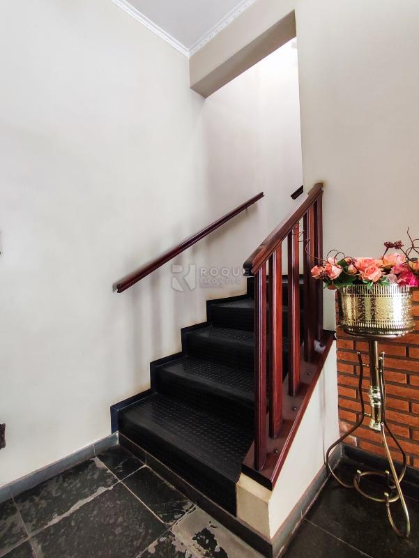 Casa Residencial à venda no bairro Vila Anita: ACESSO PISO SUPERIOR