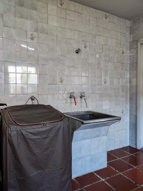 Casa Residencial à venda no bairro Vila Anita: LAVANDERIA