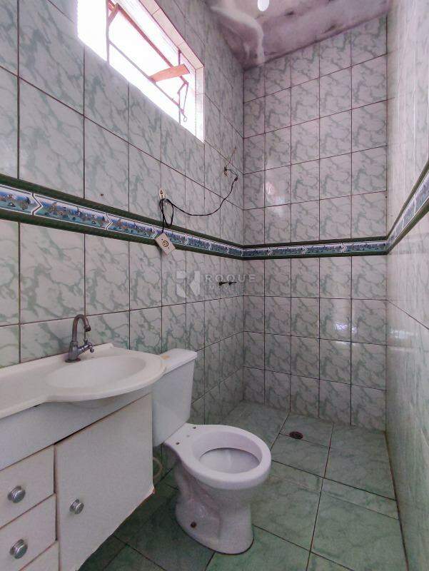Casa Residencial à venda no bairro Jardim Caieira: BANHEIRO SOCIAL 1