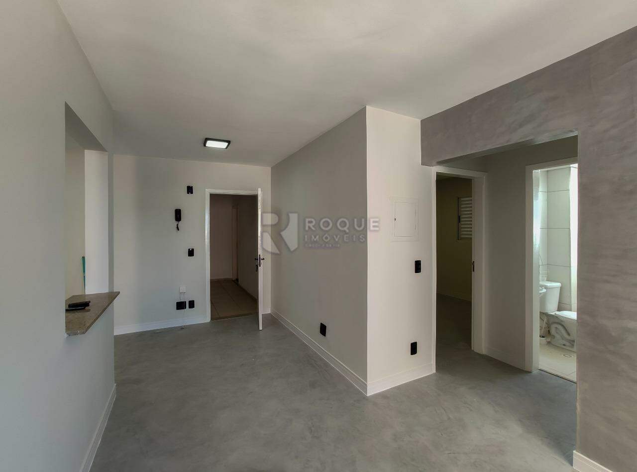 Apartamento para aluguel no bairro Chácaras Antonieta: Sala 