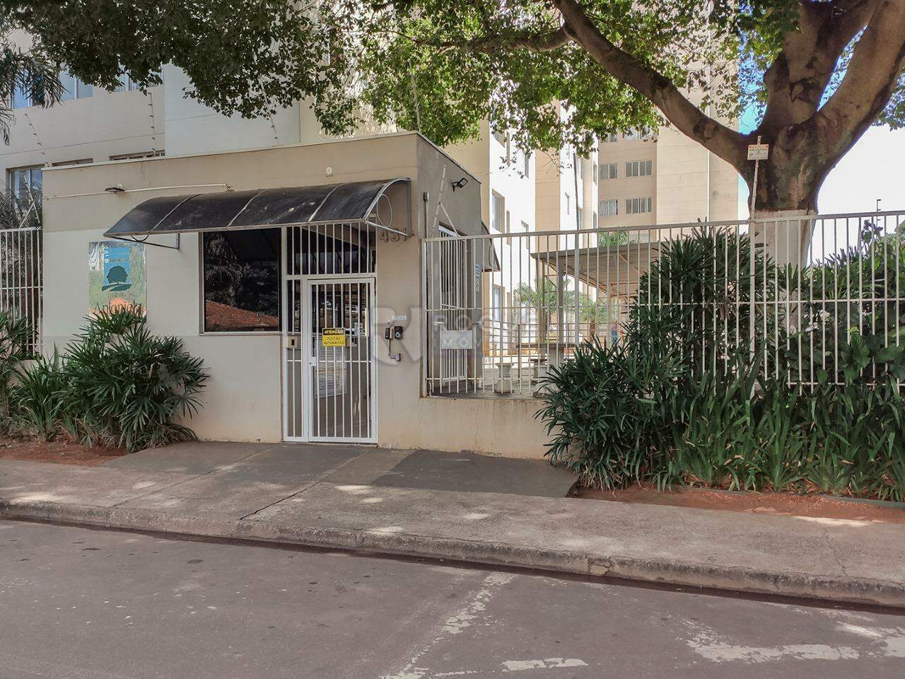 Apartamento para aluguel no bairro Chácaras Antonieta: Fachada