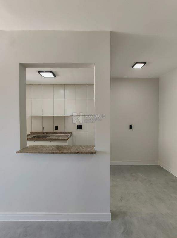 Apartamento para aluguel no bairro Chácaras Antonieta: Sala / cozinha 