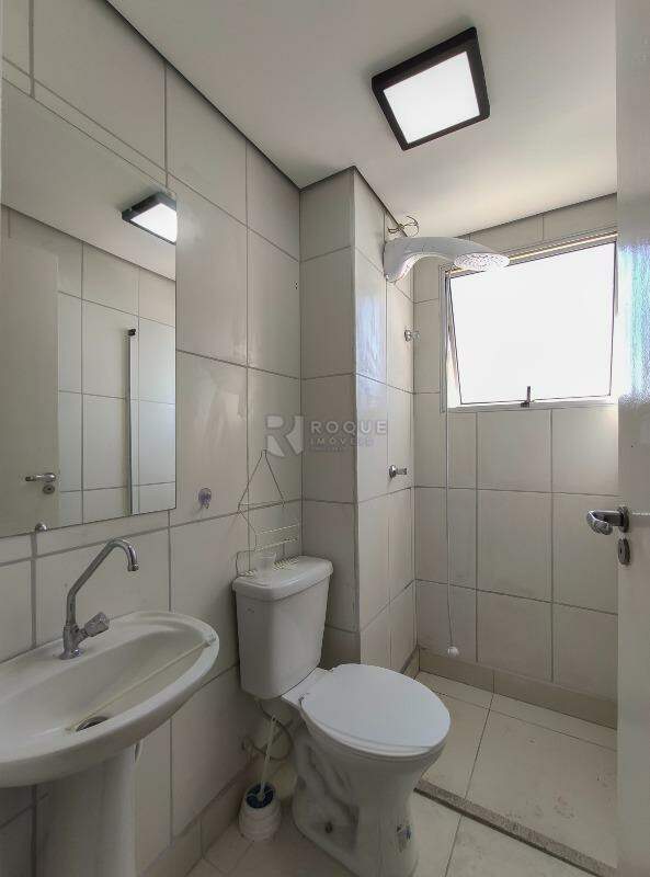 Apartamento para aluguel no bairro Chácaras Antonieta: WC social 