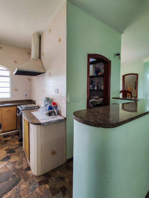 Casa Residencial à venda no bairro Jardim Residencial Luiz Regitano: DESPENSA