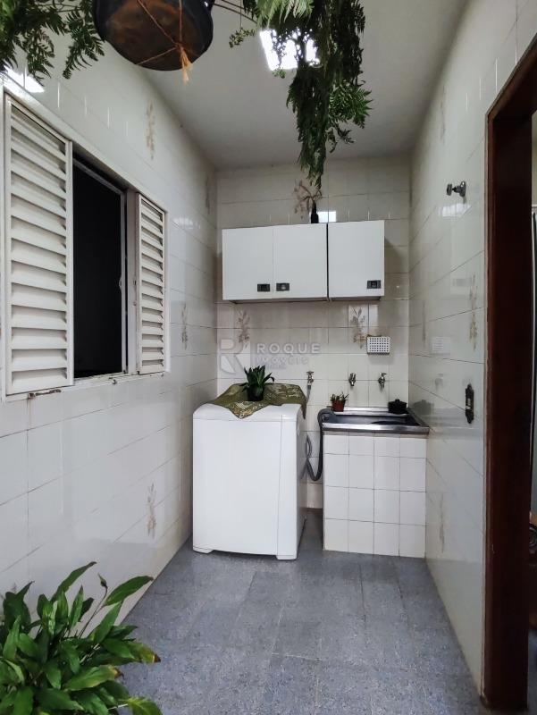 Casa Residencial à venda no bairro Jardim Presidente Dutra: LAVANDERIA