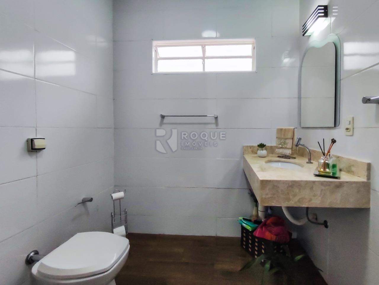 Casa Residencial à venda no bairro Jardim Presidente Dutra: BANHEIRO SOCIAL