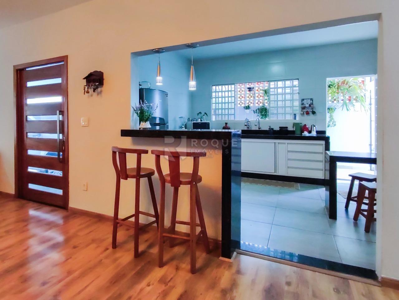 Casa Residencial à venda no bairro Jardim Presidente Dutra: COZINHA