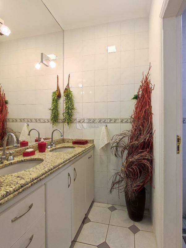 Casa em condomínio à venda no bairro Portal das Rosas: BANHEIRO SOCIAL