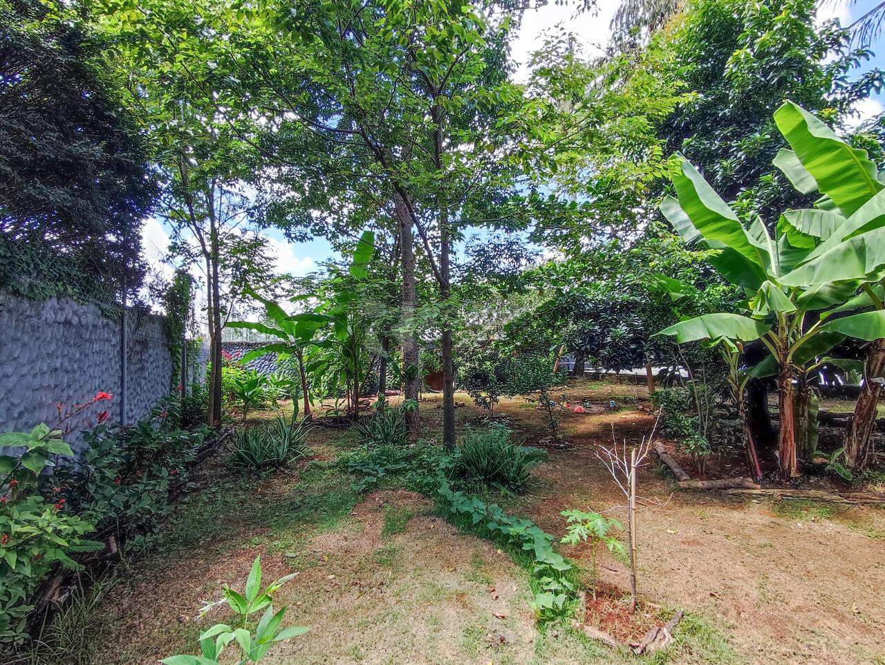 Casa em condomínio à venda no bairro Portal das Rosas: QUINTAL